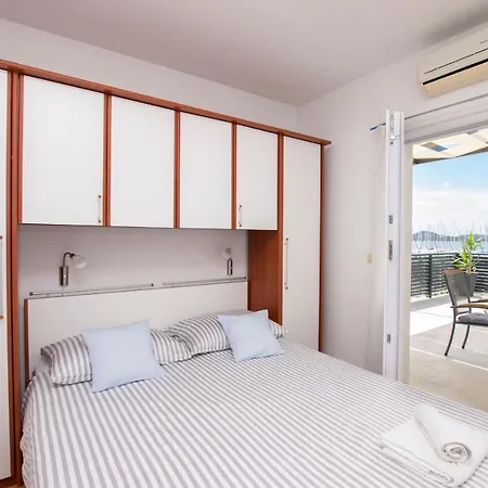 And Mara Apartman