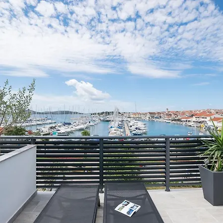And Mara * Vodice