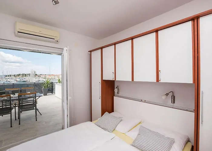 And Mara Apartman Vodice