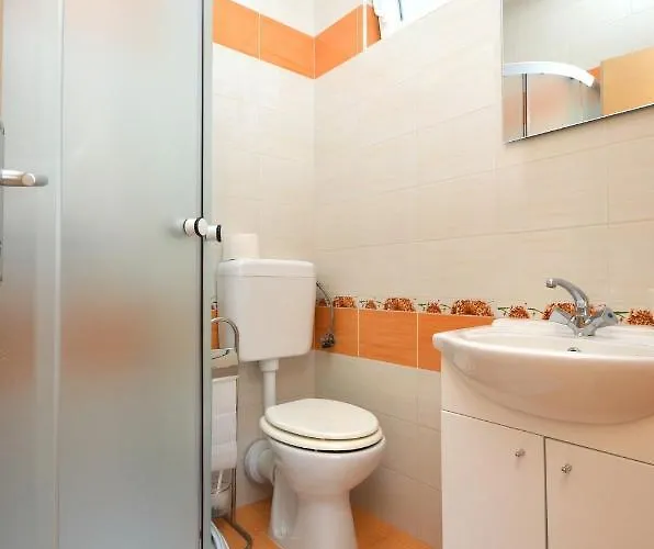 Apartment And Mara Vodice